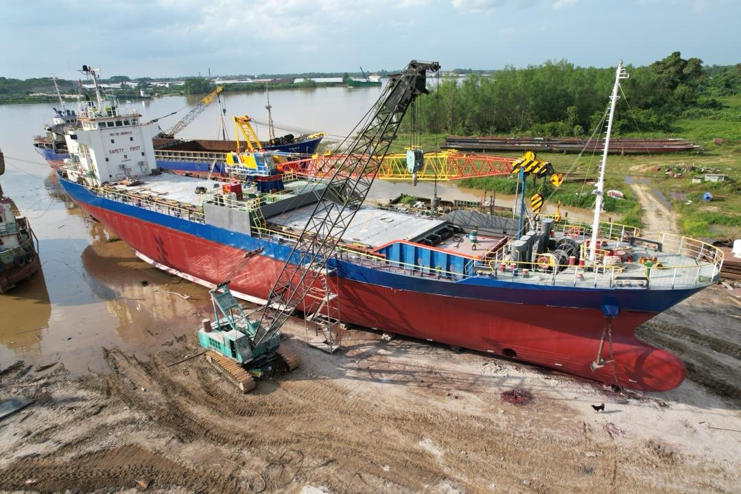 Vortex Marine shipbuilding supervision and vessel outfitting survey.